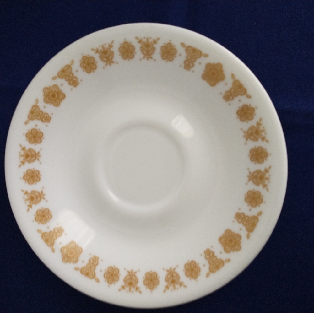 Corelle 4 Bundle Vintage Saucers
